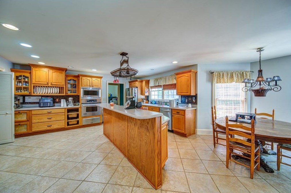 2 Stonebrook Dr, Rome GA  30165-6504 exterior