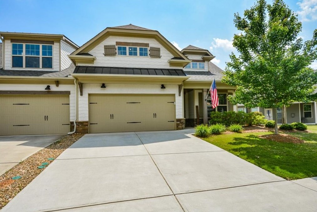 107 Woodsdale Dr, Holly Springs, GA 30114