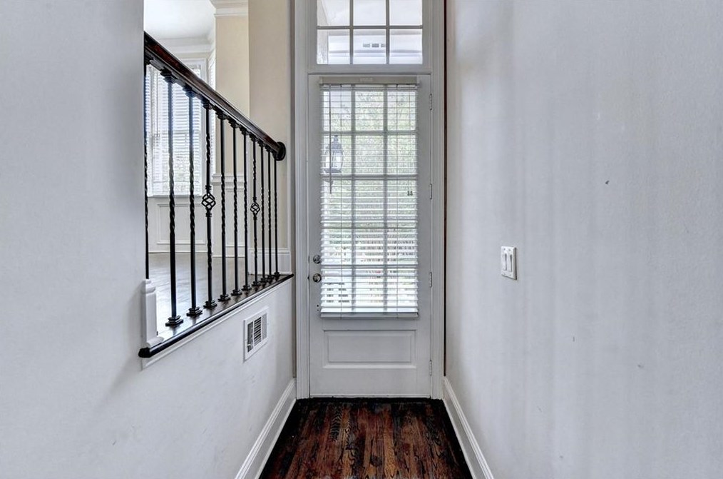 1053 Emory Parc Pl, Decatur GA  30033-4060 exterior