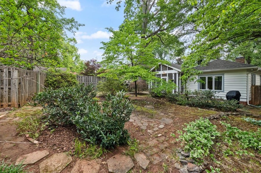 415 Mcdonough St, Decatur GA  30030-3322 exterior