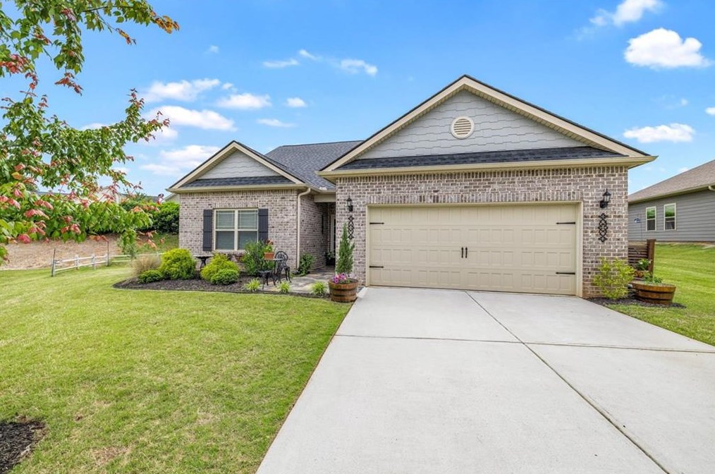 760 Skyview Dr, Commerce, GA 30529
