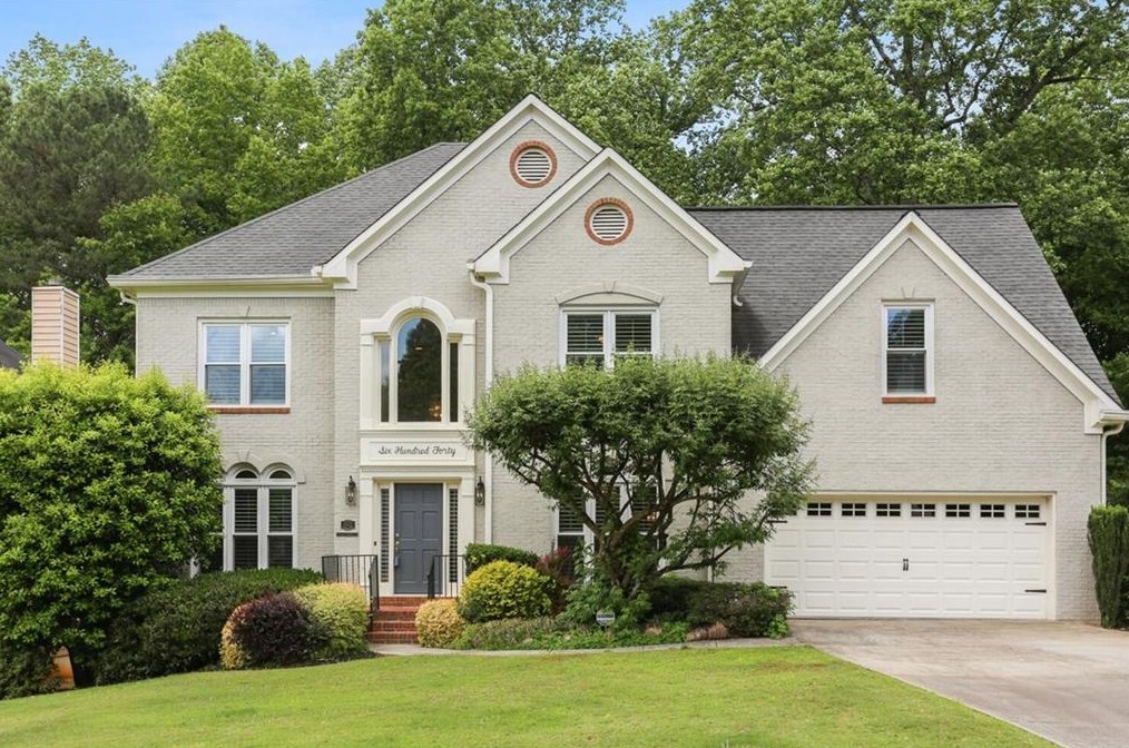 640 Windwalk Dr, Roswell, GA 30076-1277