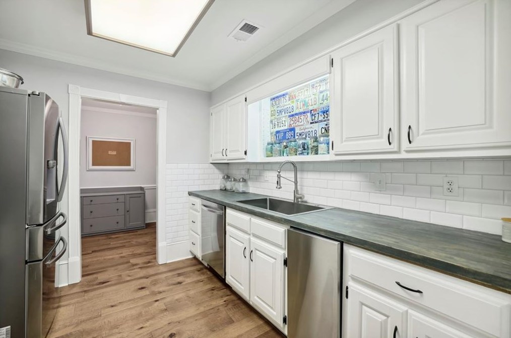 5429 Trentham Dr, Atlanta GA  30338-3052 exterior