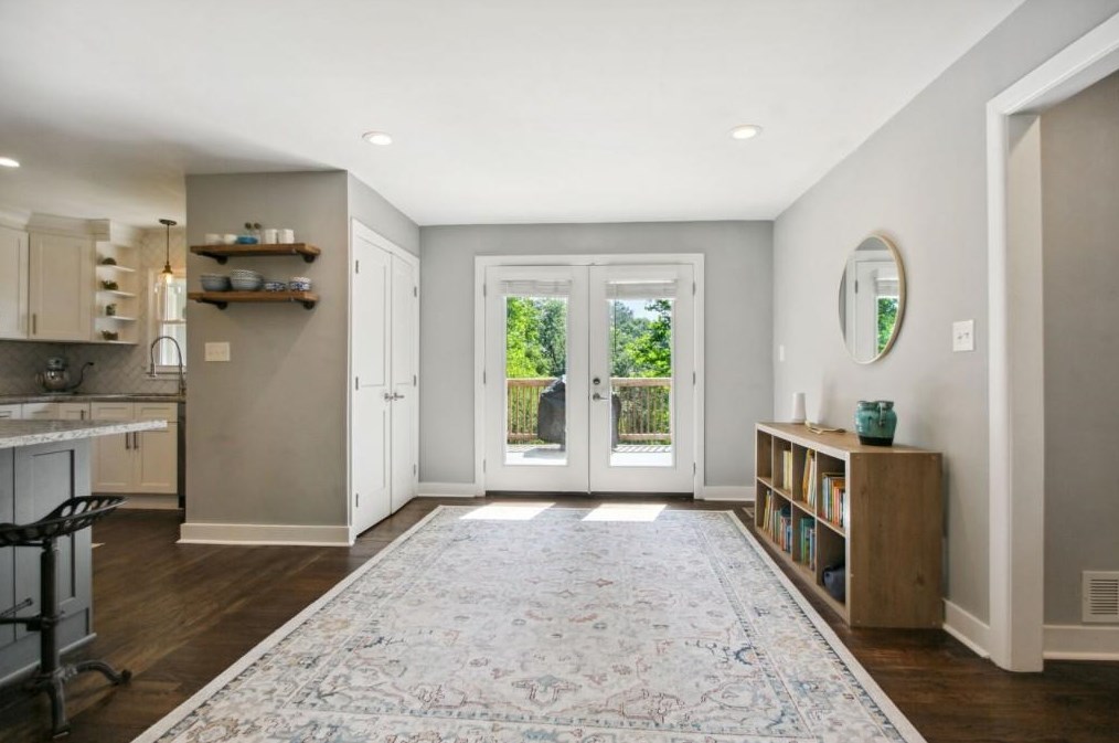 899 Willivee Dr, Decatur GA  30033-4751 exterior