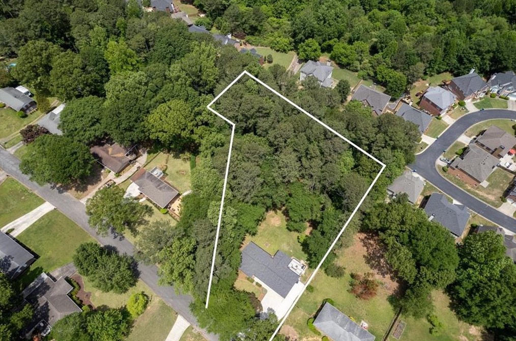 143 Pineland Dr, Smyrna GA  30082-2734 exterior