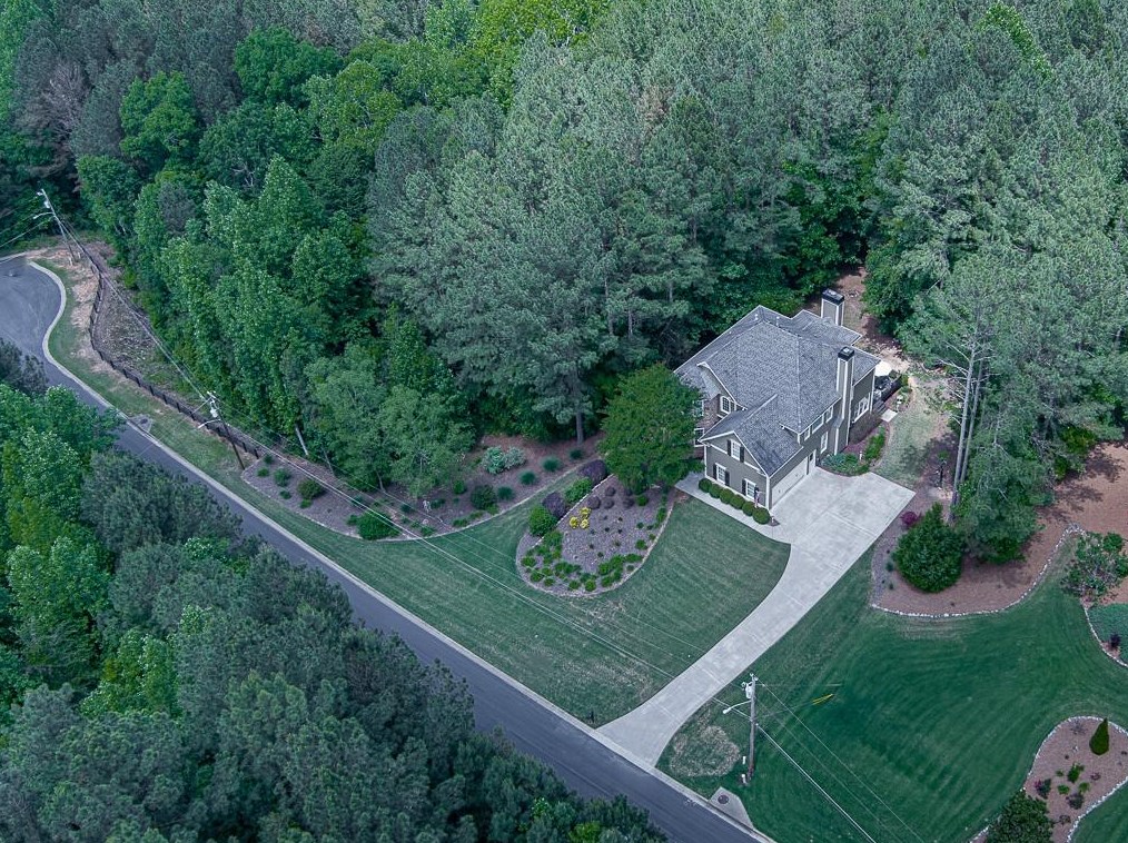 512 Huntington Dr, Ball Ground, GA 30107
