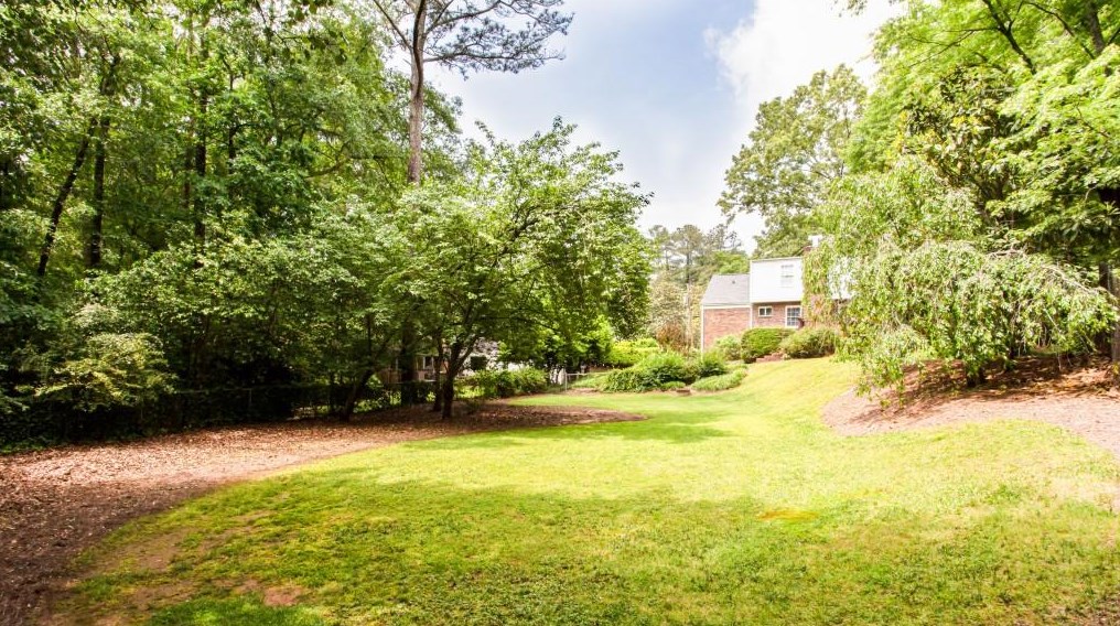 6765 Wright Rd, Atlanta GA  30328-2155 exterior