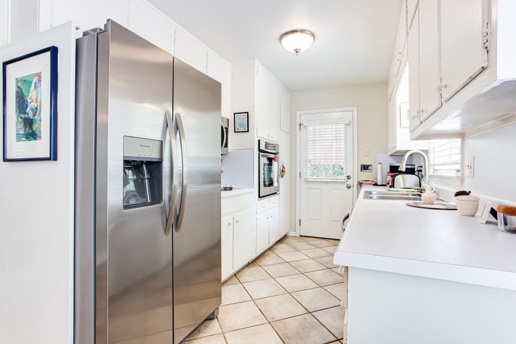 6765 Wright Rd, Atlanta GA  30328-2155 exterior