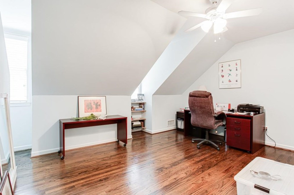 6765 Wright Rd, Atlanta GA  30328-2155 exterior