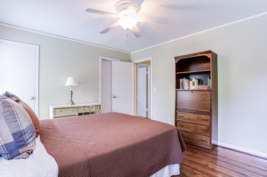 6765 Wright Rd, Atlanta GA  30328-2155 exterior