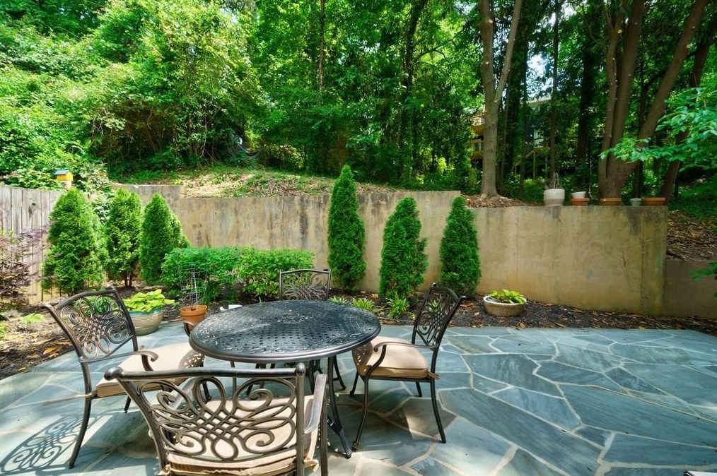 883 Heritage Pl, Decatur GA  30033-4109 exterior