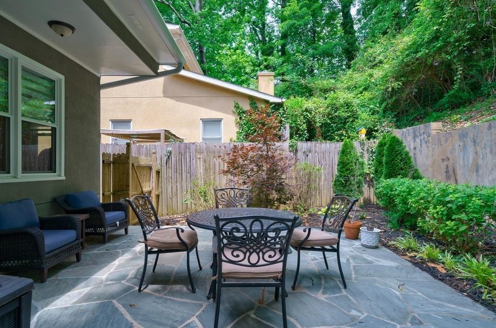 883 Heritage Pl, Decatur GA  30033-4109 exterior