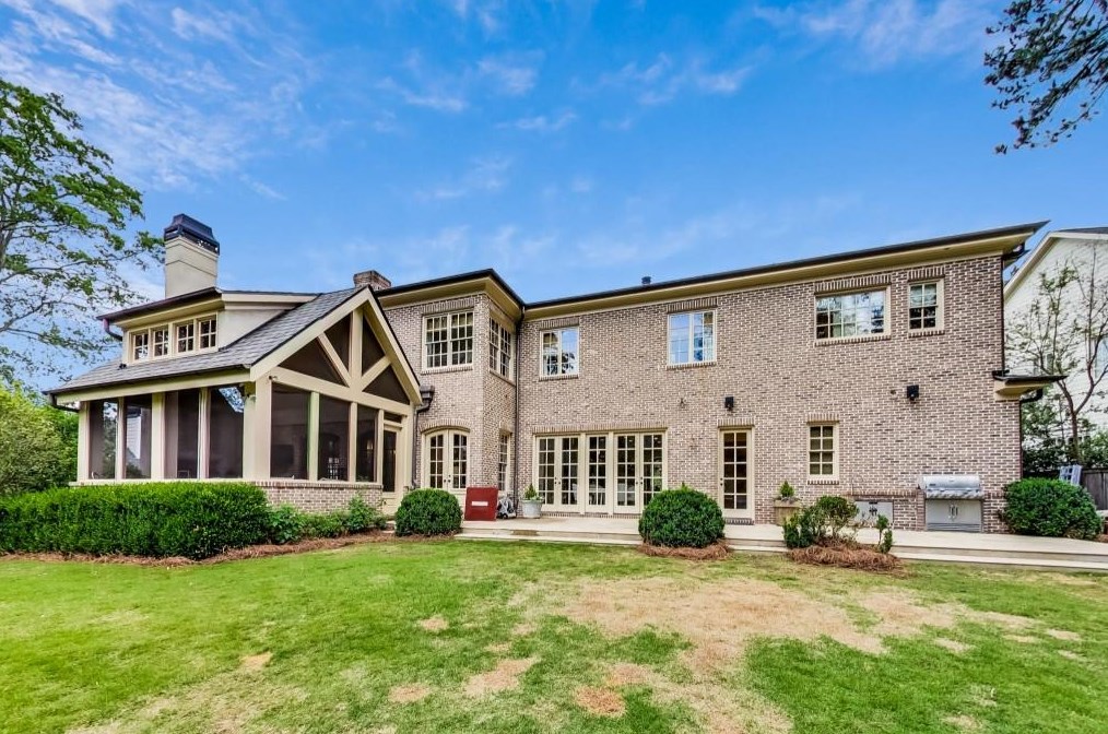 992 Wadsworth Dr, Atlanta GA  30318-1654 exterior