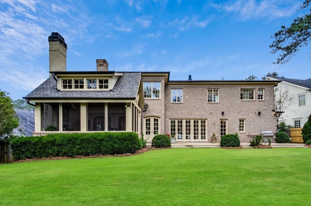 992 Wadsworth Dr, Atlanta GA  30318-1654 exterior