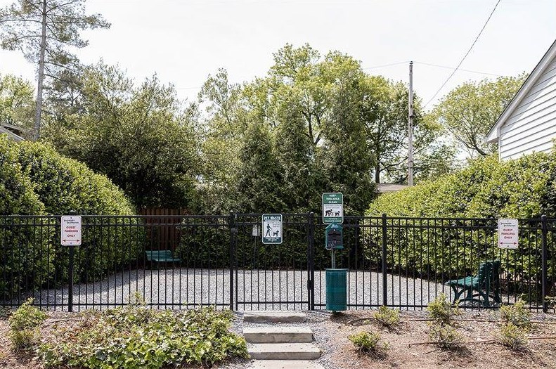 136 Peachtree Memorial Dr, Atlanta GA  30309-1008 exterior