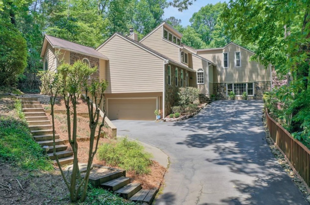 7900 Saddle Ridge Dr, Atlanta, GA 30350-4450