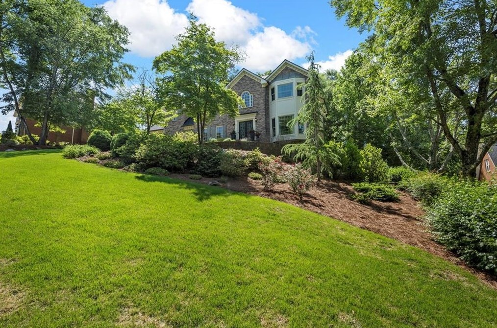320 Tynebrae Ct, Roswell, GA 30075-3260