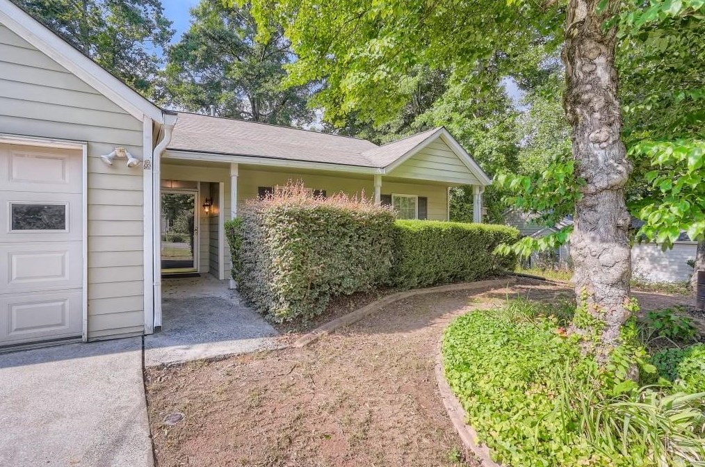 4003 River Rock Way, Holly Springs, GA 30188