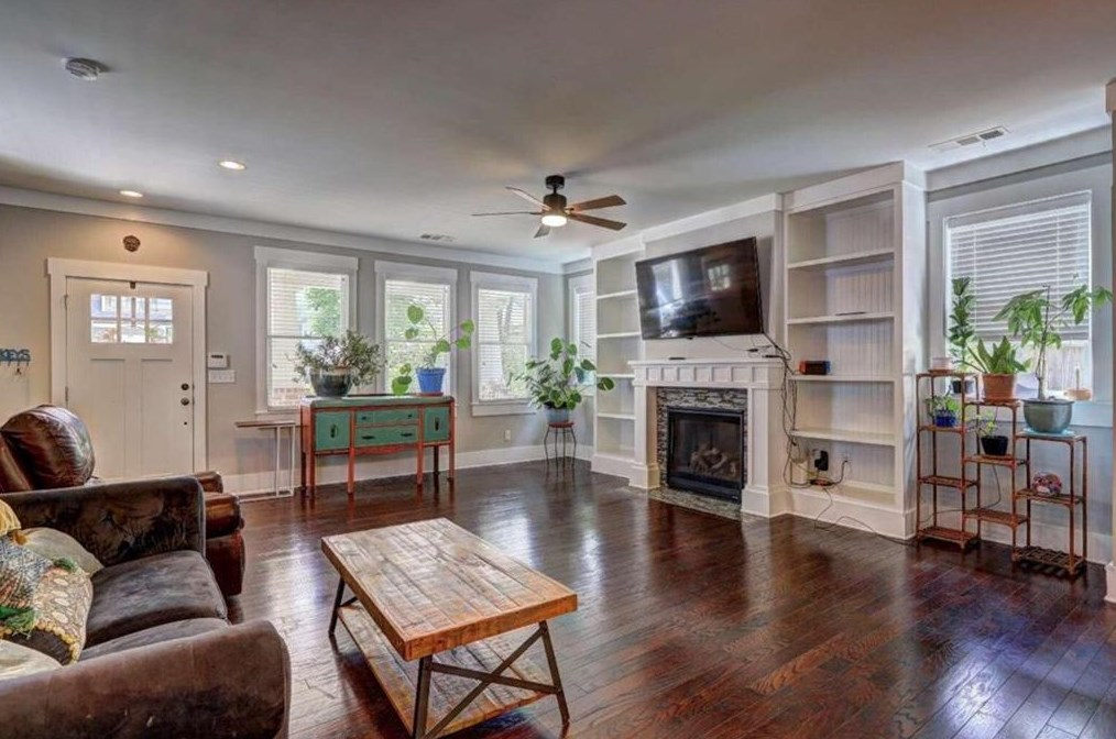 745 Reverend D L Edwards Dr, Decatur, GA 30033-5806