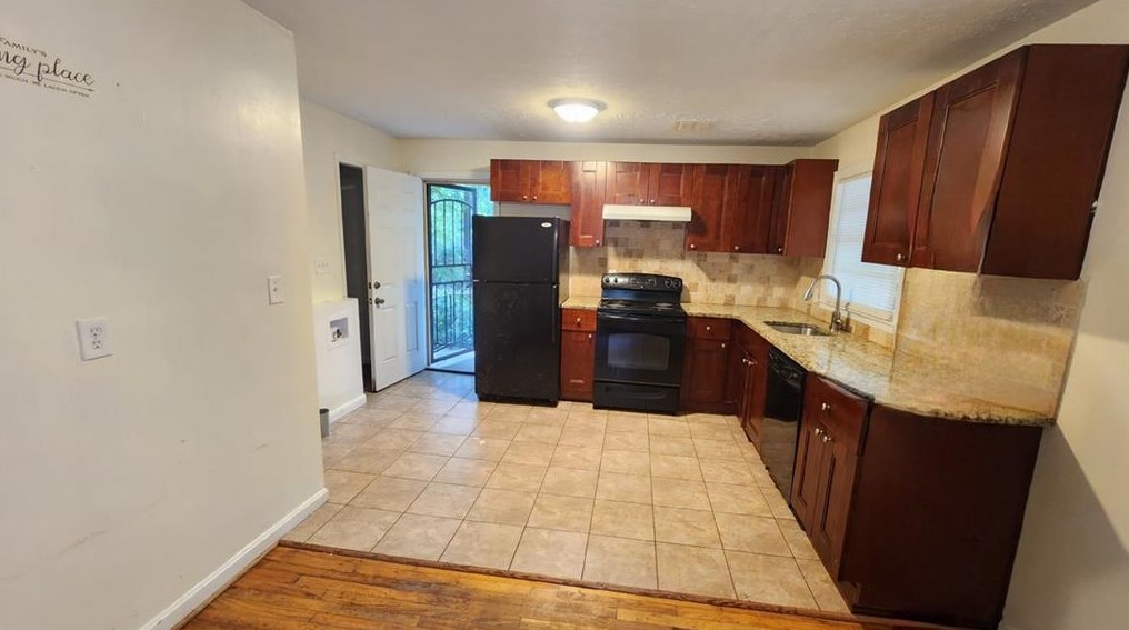 2033 Rosewood Rd, Decatur GA  30032-7164 exterior