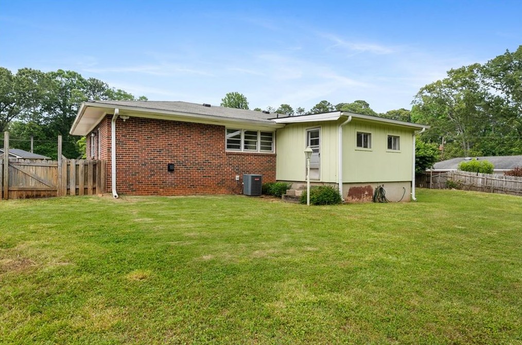 1278 Cliffwood Dr, Smyrna GA  30080-7902 exterior