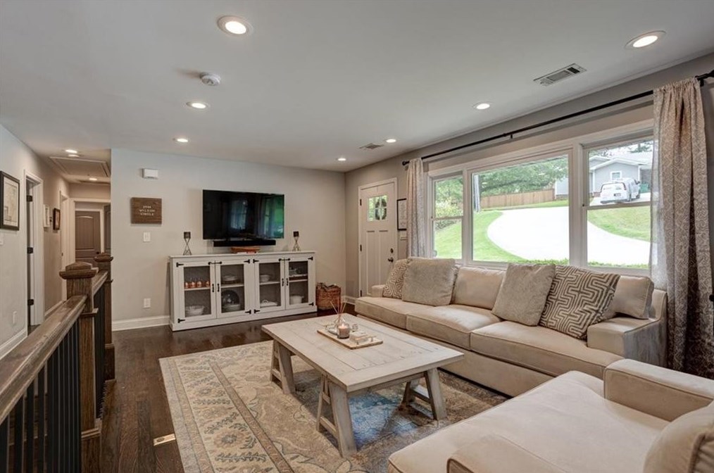 2986 Wilson Cir, Decatur GA  30033-1622 exterior