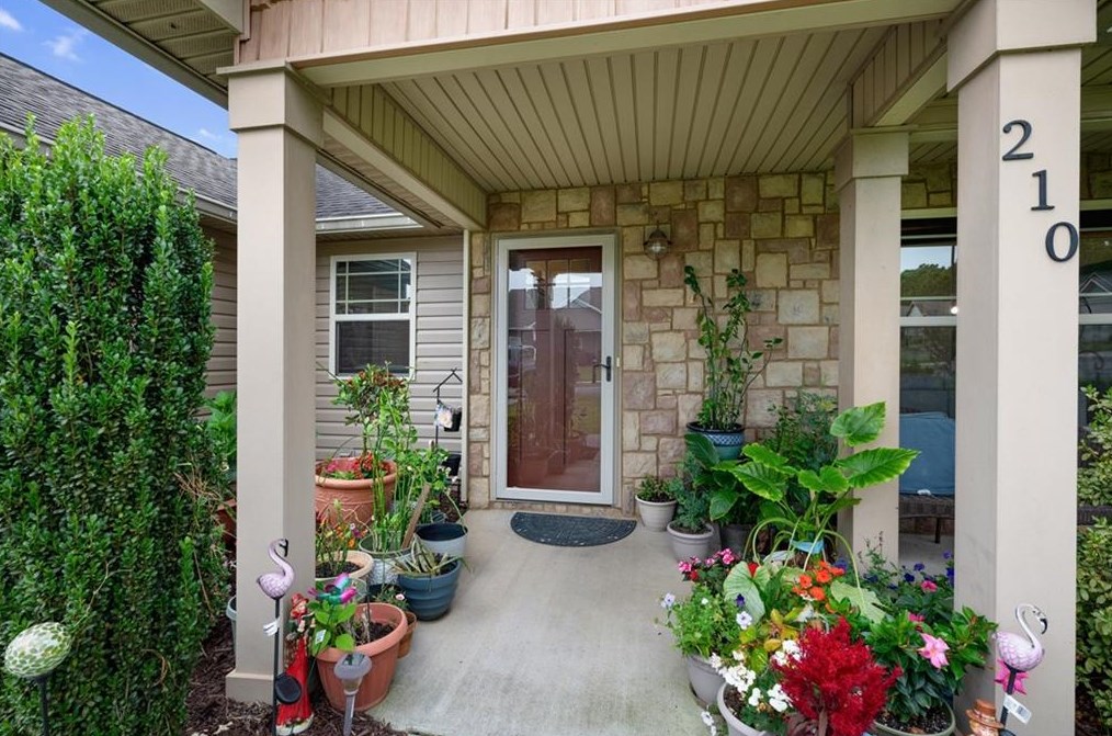 210 Madison Dr Sw, Calhoun, GA 30701