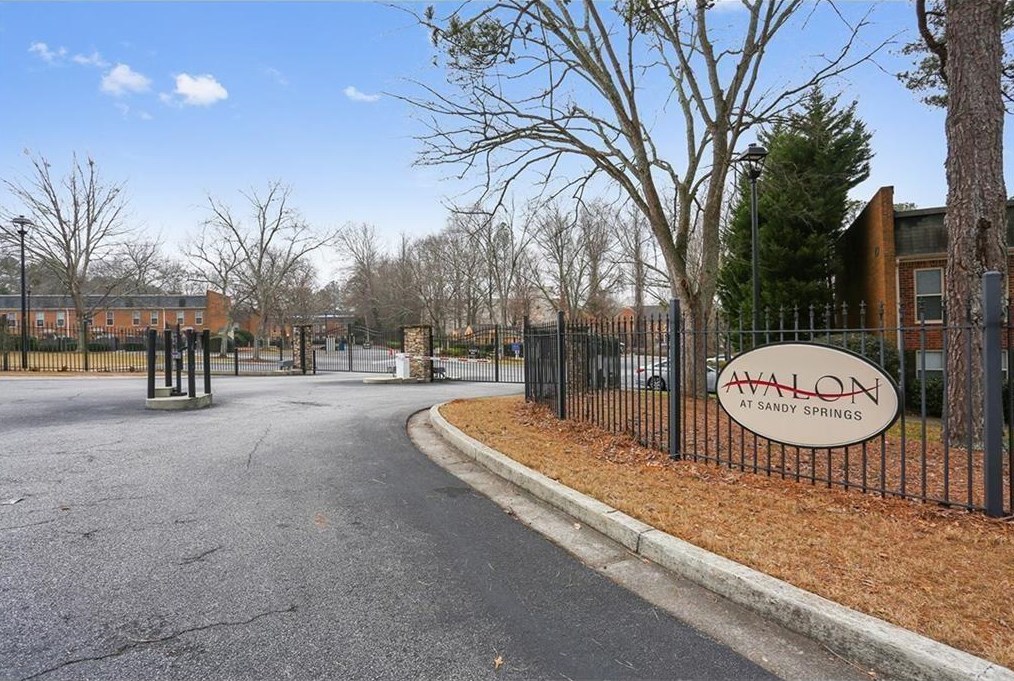 225 Winding River Dr #f, Atlanta, GA