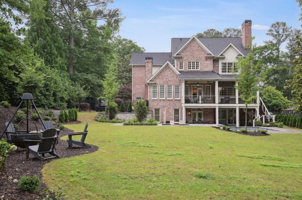 612 Windsor Pkwy, Atlanta GA  30319-2762 exterior