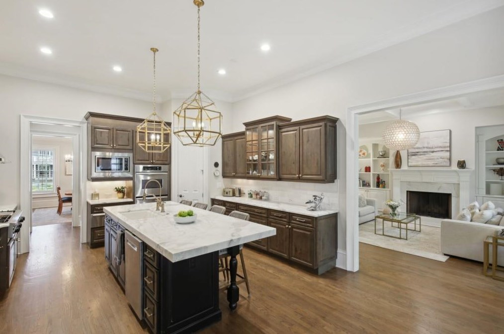 612 Windsor Pkwy, Atlanta GA  30319-2762 exterior