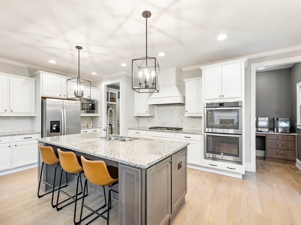 6859 Lake Sterling Blvd, Flowery Branch GA  30542 exterior