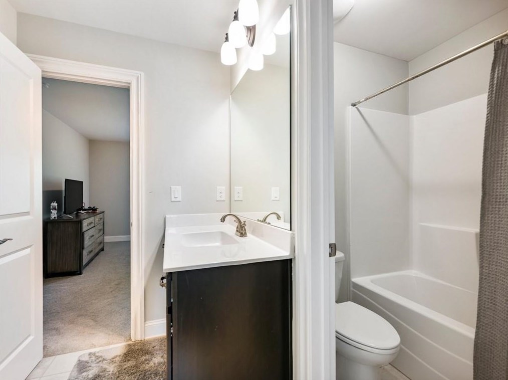 6859 Lake Sterling Blvd, Flowery Branch GA  30542 exterior