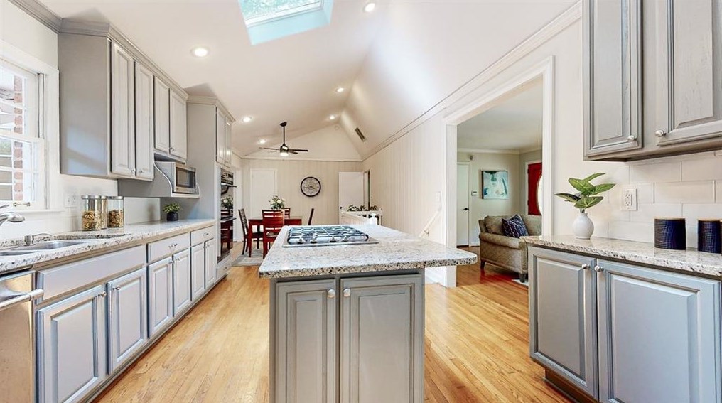 905 Homewood Ct, Decatur GA  30033-4202 exterior