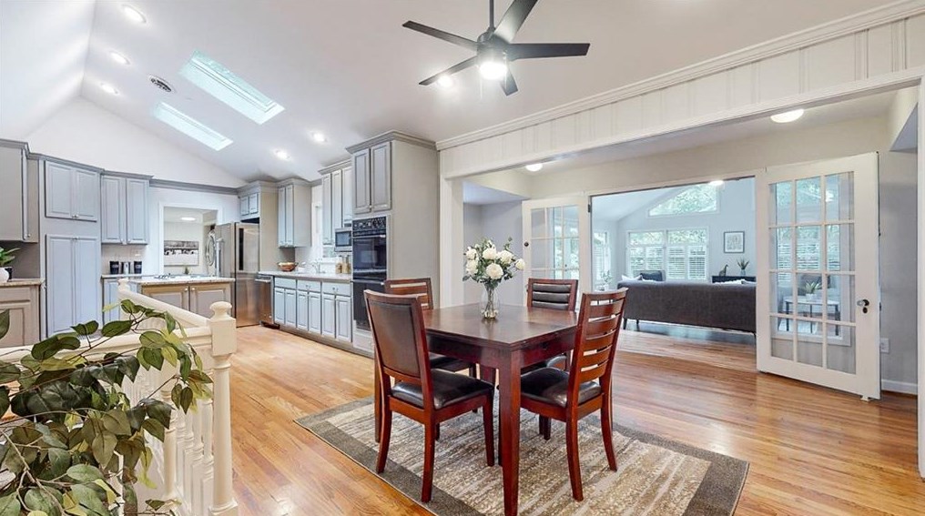 905 Homewood Ct, Decatur GA  30033-4202 exterior