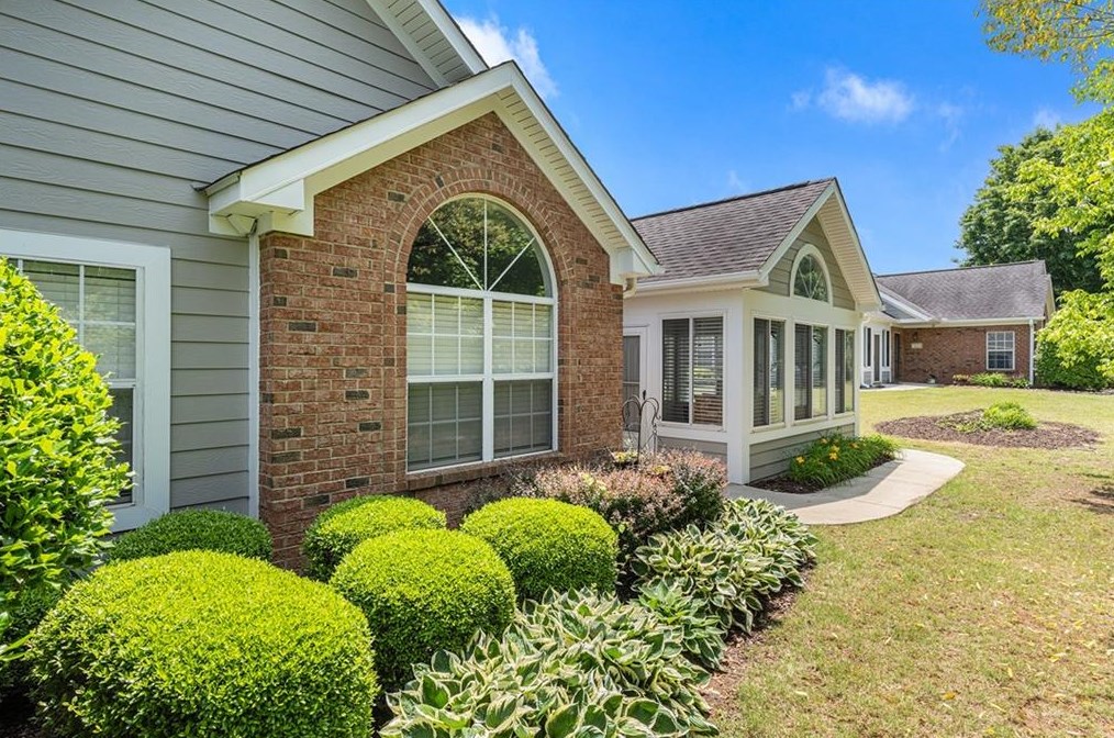 5100 Windrush Ln, Alpharetta, GA 30009-8352