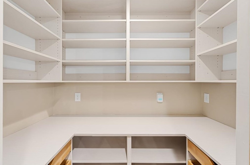 2743 Shetland Dr, Decatur GA  30033-2922 exterior