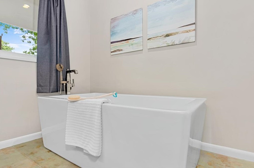 2743 Shetland Dr, Decatur GA  30033-2922 exterior