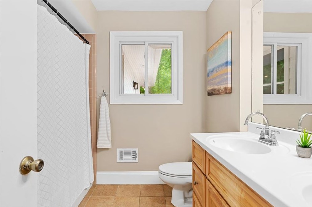 2743 Shetland Dr, Decatur GA  30033-2922 exterior