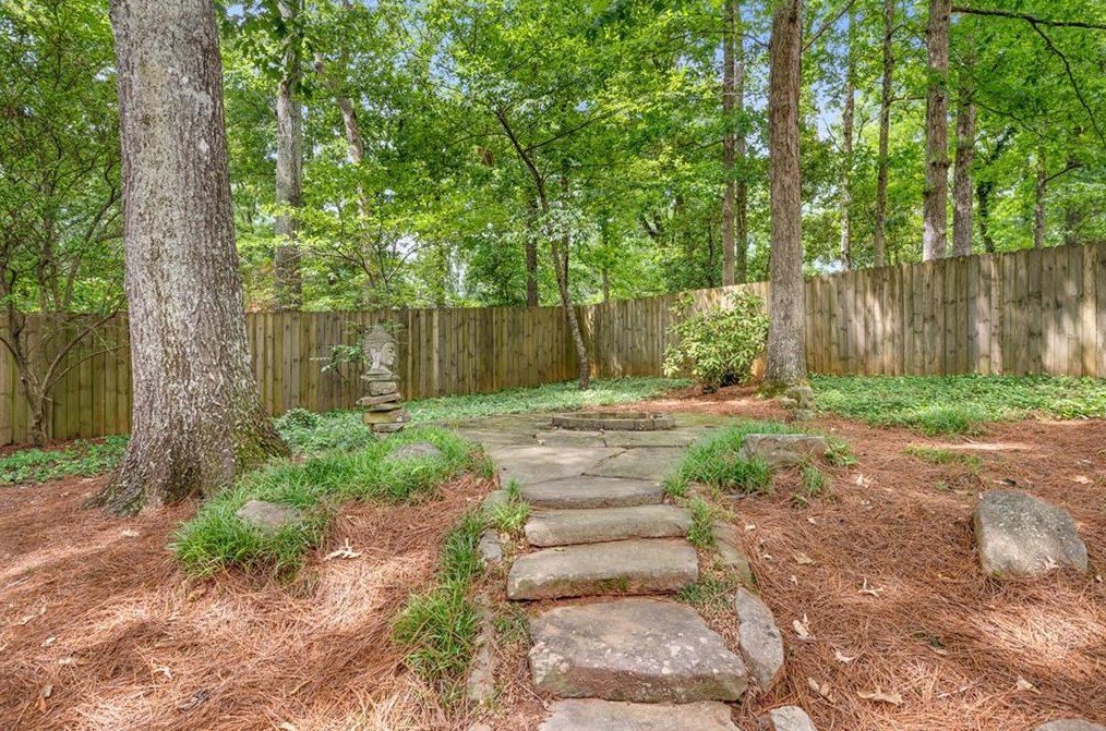 2743 Shetland Dr, Decatur GA  30033-2922 exterior