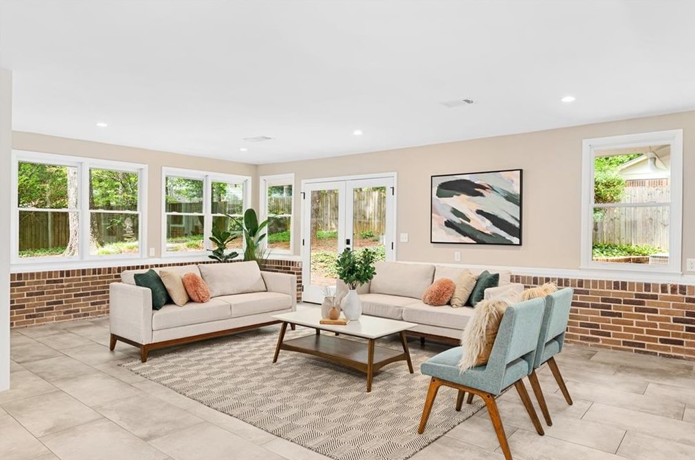 2743 Shetland Dr, Decatur GA  30033-2922 exterior