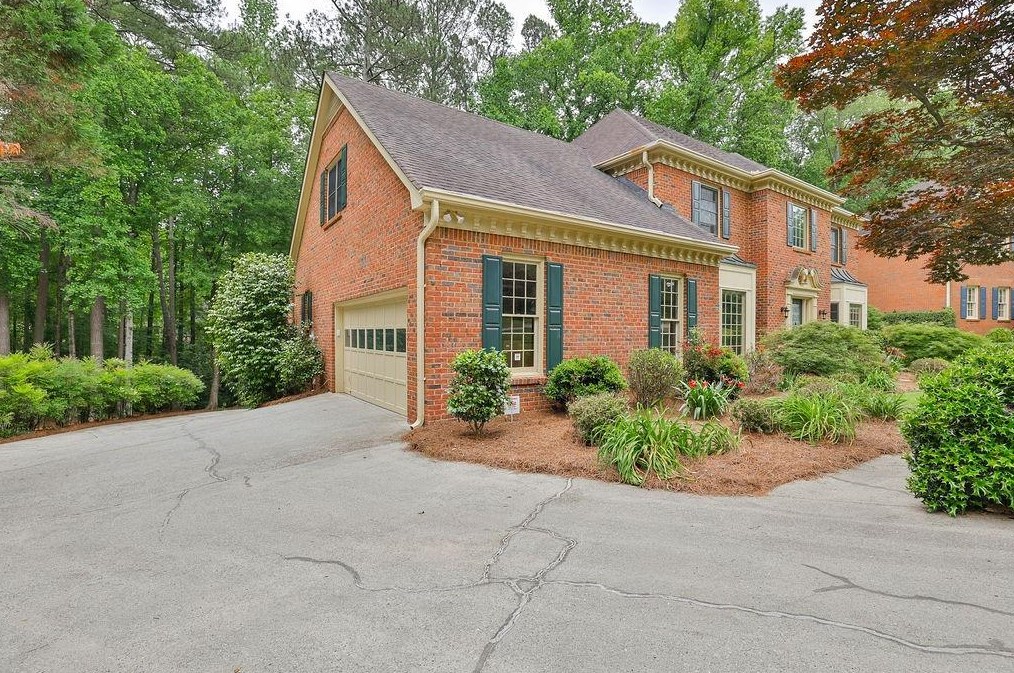 362 Westminister Ln Sw, Lilburn, GA 30047