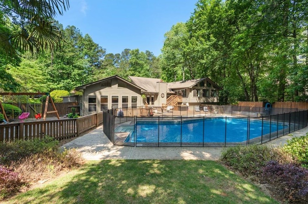 3387 Ambleside Pl, Roswell, GA 30075-5221