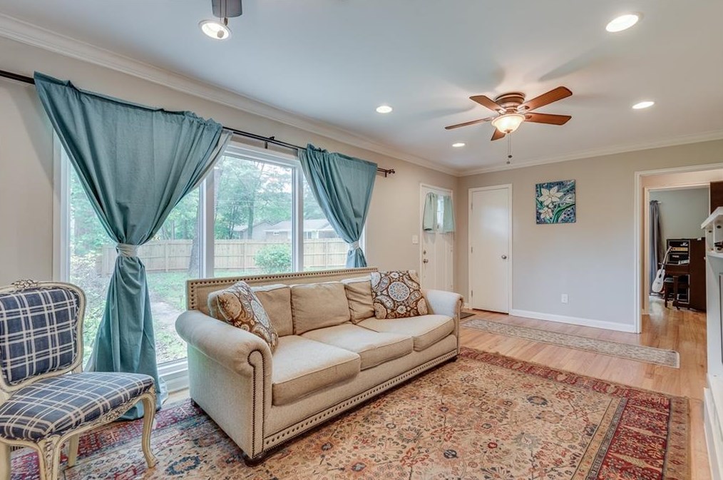 714 Valley Brook Rd, Decatur GA  30033-5838 exterior