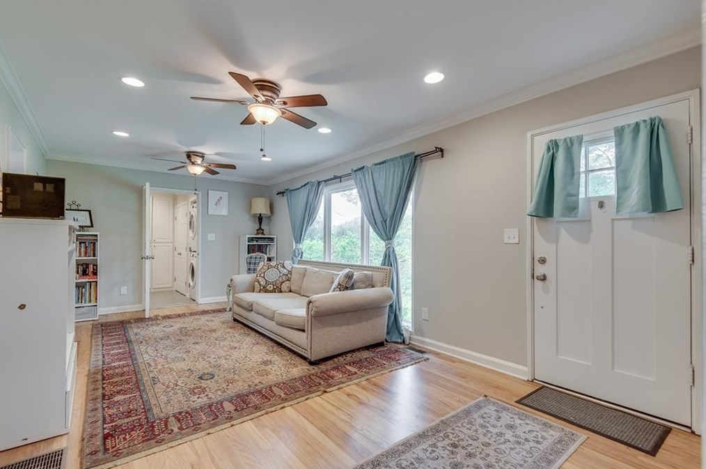 714 Valley Brook Rd, Decatur, GA 30033-5838
