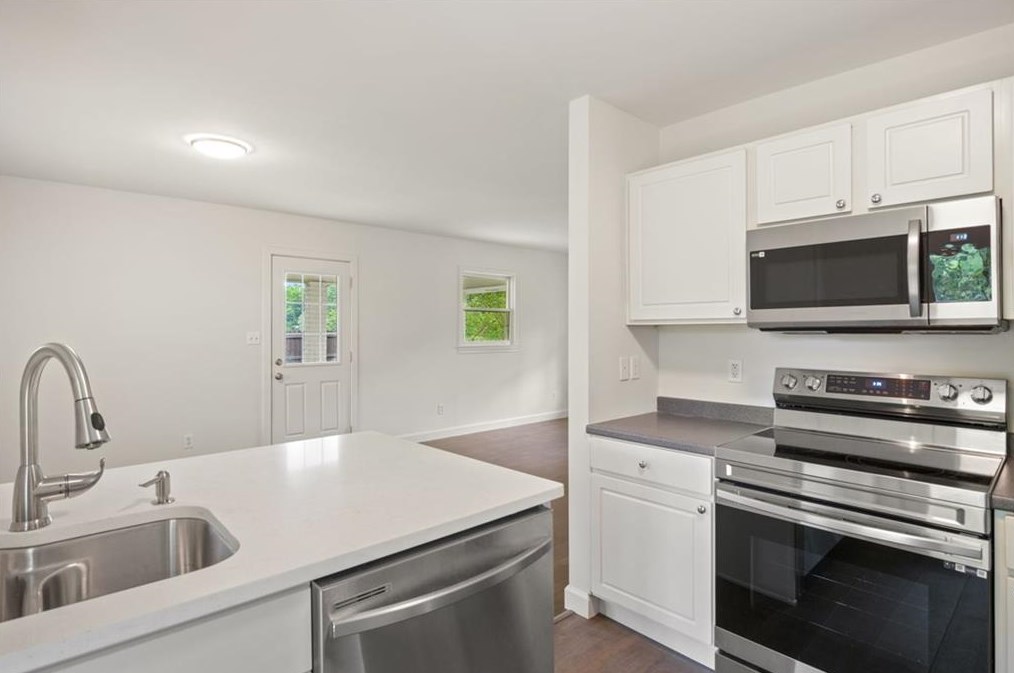 3050 Highland Dr, Smyrna GA  30080-3770 exterior