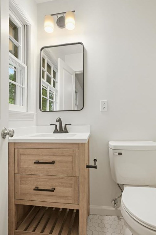 3050 Highland Dr, Smyrna GA  30080-3770 exterior