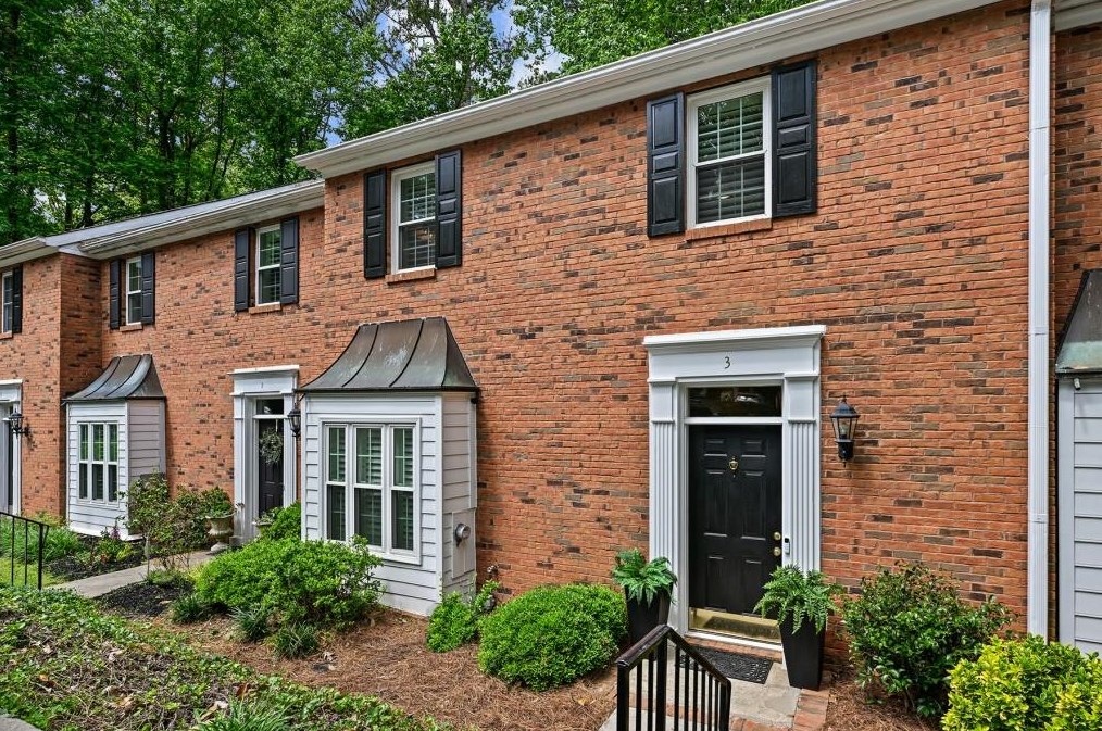 1160 Windsor Pkwy, Atlanta GA  30319-1078 exterior