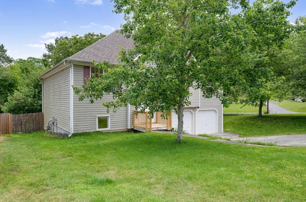 101 Twin Oaks Dr, Calhoun, GA 30701
