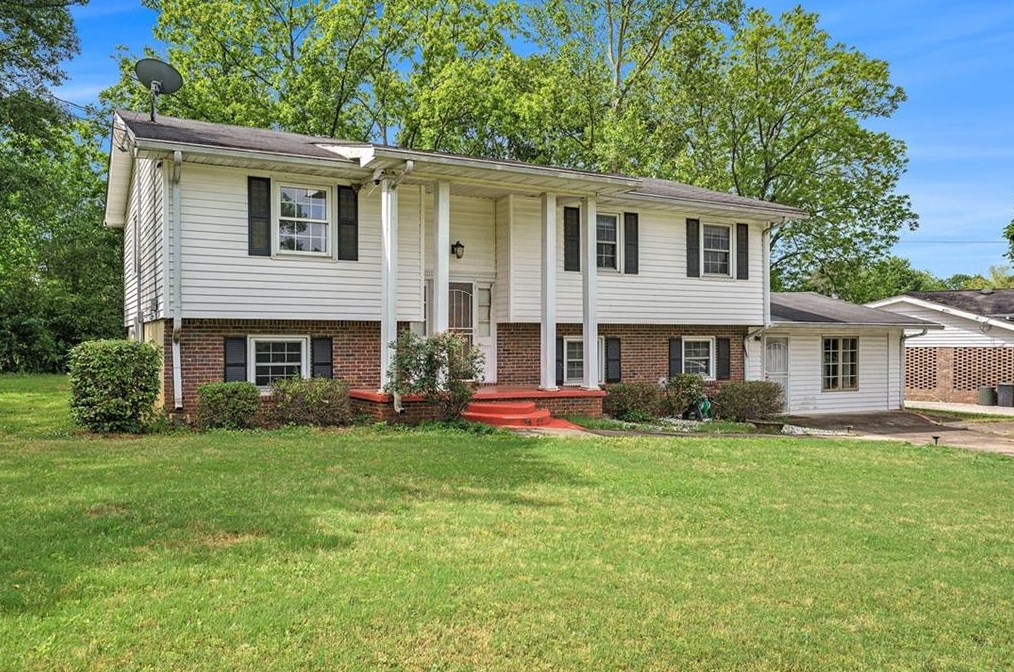 8243 Valley Stream Dr, Jonesboro, GA 30236-3825