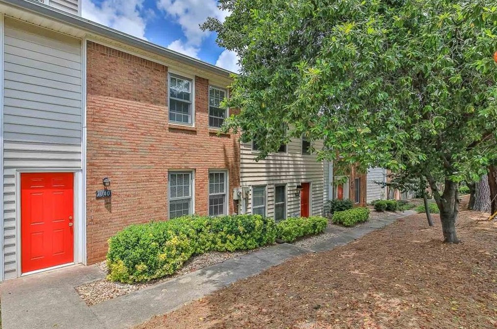 1040 Old Holcomb Bridge Rd, Roswell, GA 30076